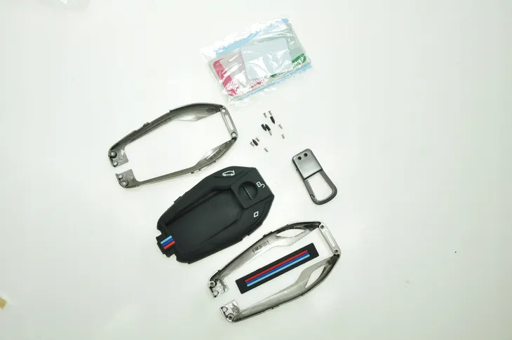 etui-fluoroscencyjne-na-kluczyk-bmw-x1-x3-x5-x6-7-g-m-power-akcesoria-marka-bez-marki-numer-katalogowy-producenta-etui-do-bmw-fluoro-black-m-waga-z-opakowaniem-0-3-kg