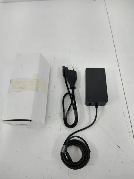 oryginalny-zasilacz-microsoft-48-w-do-surface-pro-1-and-2-surface-rt-and-2-waga-z-opakowaniem-0-5-kg