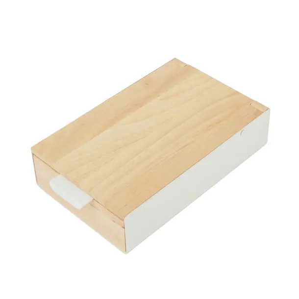 szkatulka-umbra-reflexion-biala-cechy-miejsce-na-kolczyki