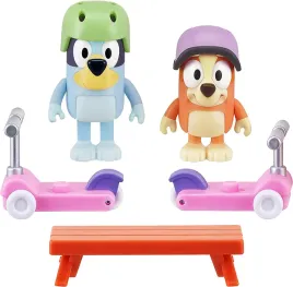 zestaw-figurek-moose-toys-bluey-and-bingo-s-scooter-fun-7-elementow