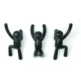 wieszaki-scienne-czarne-do-przedpokoju-na-ubrania-do-lazienki-buddy-marka-umbra-material-plastik