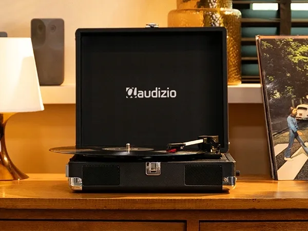 gramofon-audizio-retro-walizkowy-czarny-wbudowane-glosniki-3-predkosci-kolor-czarny