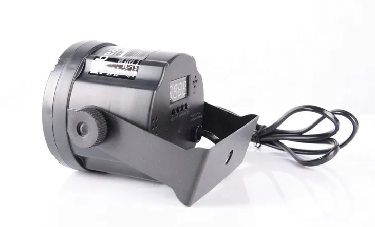 reflektor-beamz-slimpar-30-rodzaj-obudowy