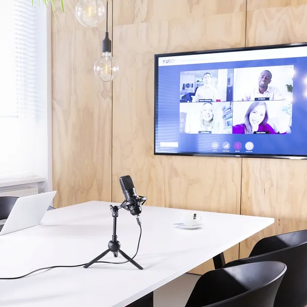 mikrofon-vonyx-cm300b-zawiera-baterie-nie