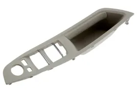 bmw-5-f10-f11-09-uchwyt-drzwi-lewy-przod-ostrygowy