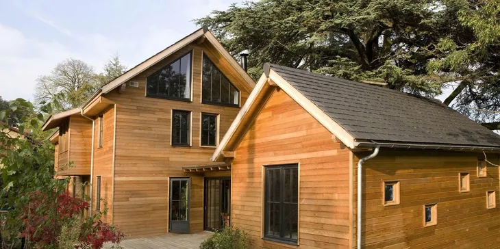 lakierobejca-v33-5-l-sosna-satyna-opakowanie-wiadro