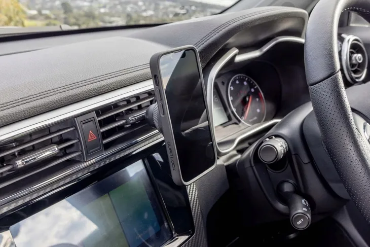 etui-iphone-15-pro-quad-lock-original-qlc-ip15m-numer-katalogowy-producenta-qlc-ip15m