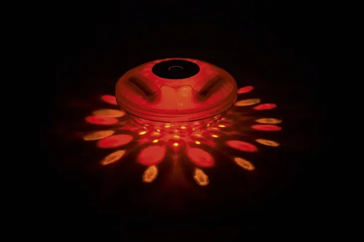 lampka-led-basenowa-bestway