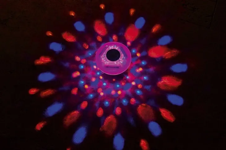 lampka-led-basenowa-bestway
