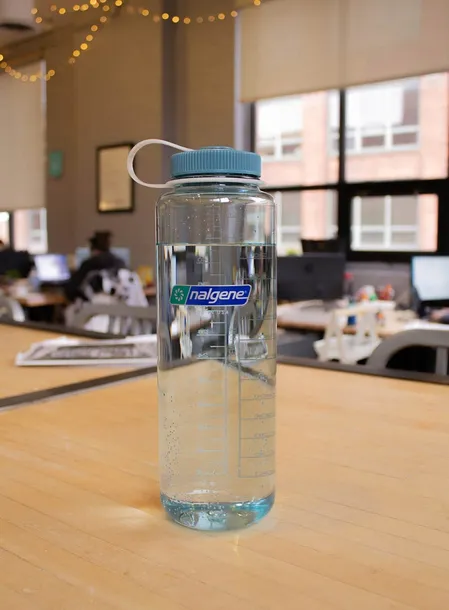 butelka-nalgene-1500-ml-niebieski-wysokosc-28-5-cm