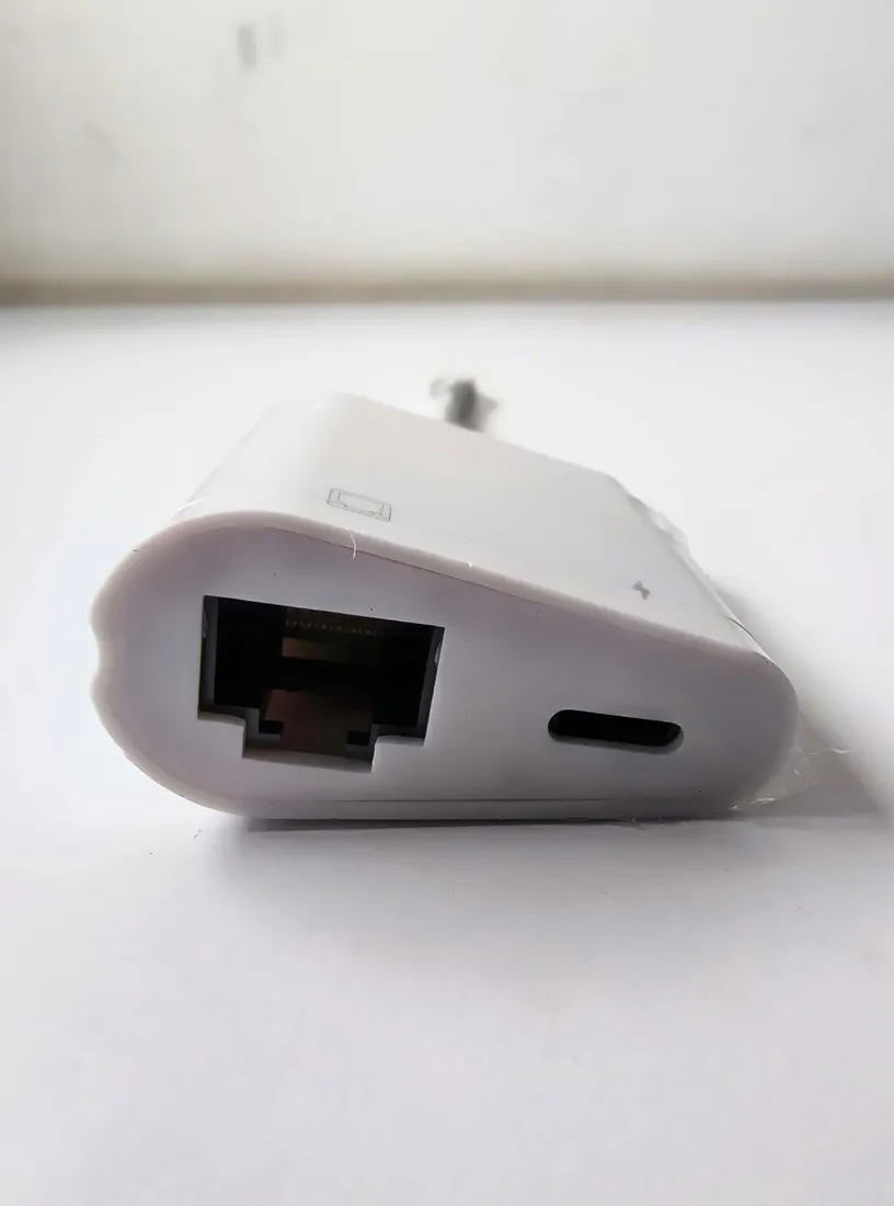 adapter-dla-iphone-lightning-do-ethernet-100-mbps-ios-15-bialy-kod-producenta-00