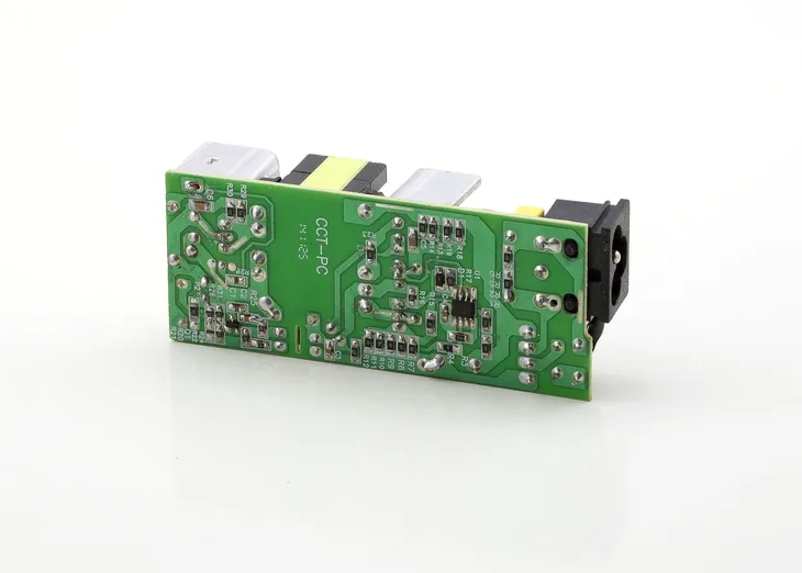 zasilacz-ladowarka-ultra-parts-adr74p-45w-19-5v-2-31a-hp-4-5-3-0mm-kabel-napiecie-wyjsciowe-19-5-v