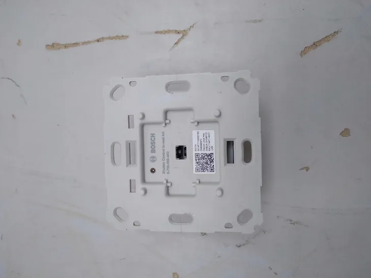 bosch-smart-home-light-control-sterownik-oswietlenia-rodzaj-sterownik-cechy-dodatkowe-lacznosc-radiowa