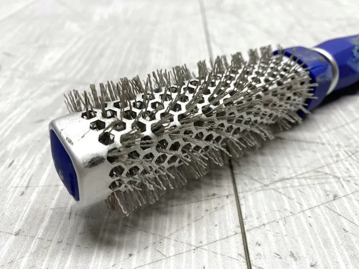 szczotka-do-modelowania-do-suszenia-bio-ionic-zawiera-baterie-nie