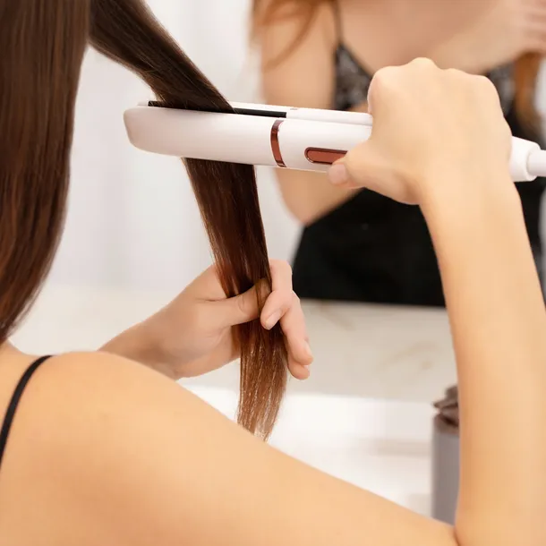 prostownica-sencor-shi-3100vt-komunikacja-wyswietlacz