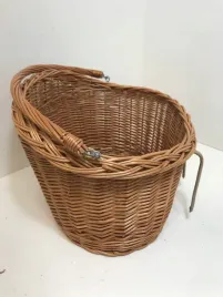 kosz-rowerowy-przedni-foytoki-kosz-rowerowy-owalny-brazowy