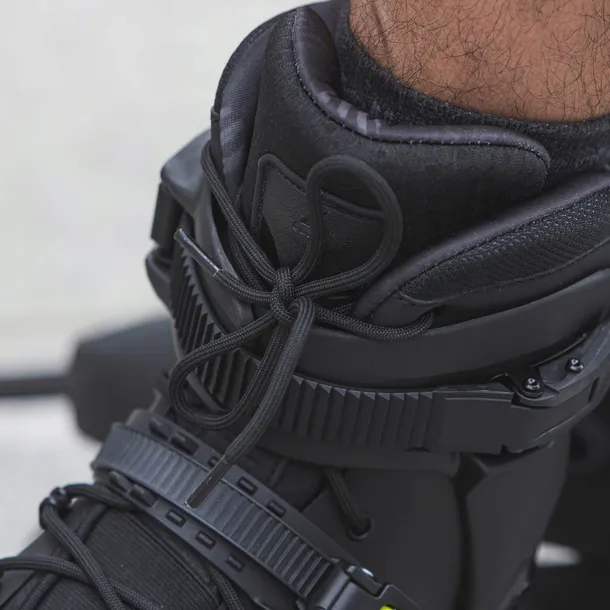 rolki-meskie-rollerblade-twister-xt-czarne-07221000-1a1-36-5-eu-material-kol-pu