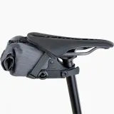 torba-rowerowa-pod-siodlo-evoc-seat-pack-boa-carbon-grey-s-rodzaj-torba-cechy-dodatkowe-wodoodpornosc