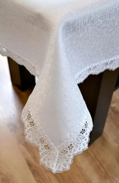 obrus-elegancki-z-gipiura-2100-150x260-bialy-wzor-dominujacy-gladki