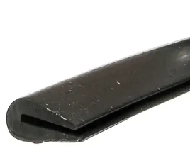 oslona-krawedzi-z-pcv-czarna-oku3-15-e01pk-01060100500-50m