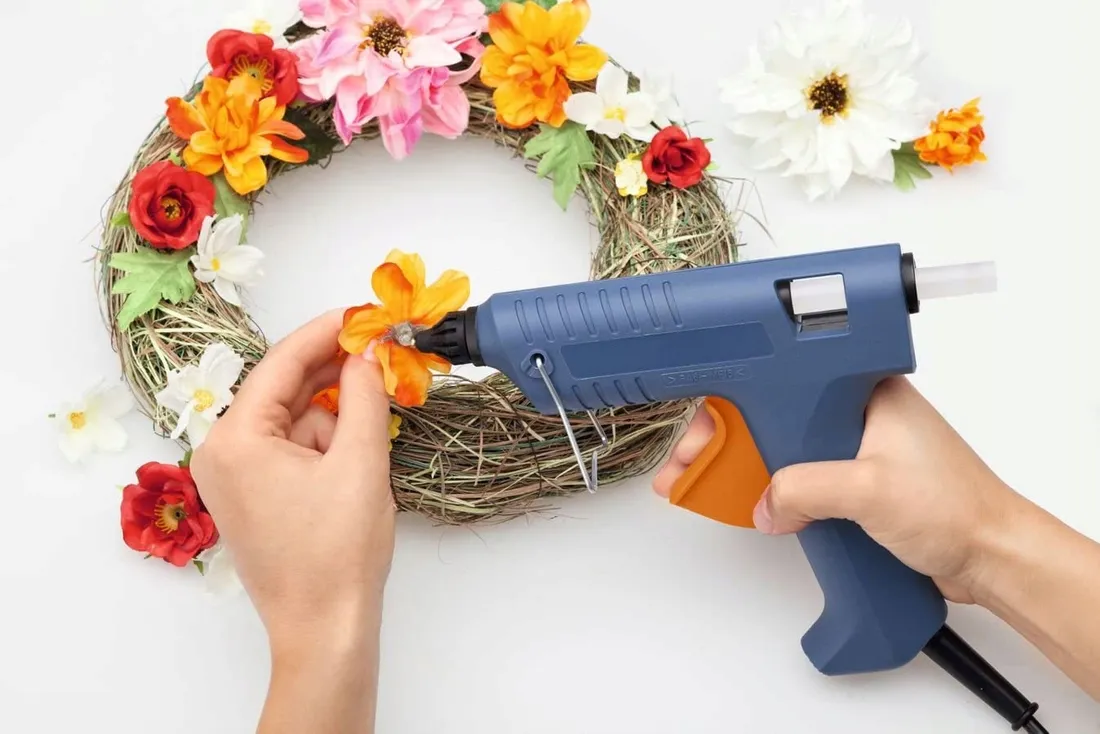 pistolet-do-kleju-libox-11-0-w