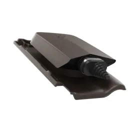 przejscie-solarne-dachowe-kabli-solarnych-roben-piemont-brazowa