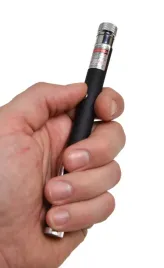 laser-zielony-z-akumulatorem-wskaznik-usb-dla-kota