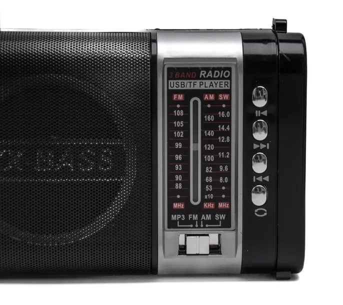 radio-am-fm-karty-sd-usb-pendrive-bas-latarka-aku-radio-am