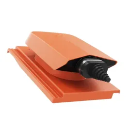 przejscie-solarne-dachowe-kabli-solarnych-benders-carisma-ceglasty