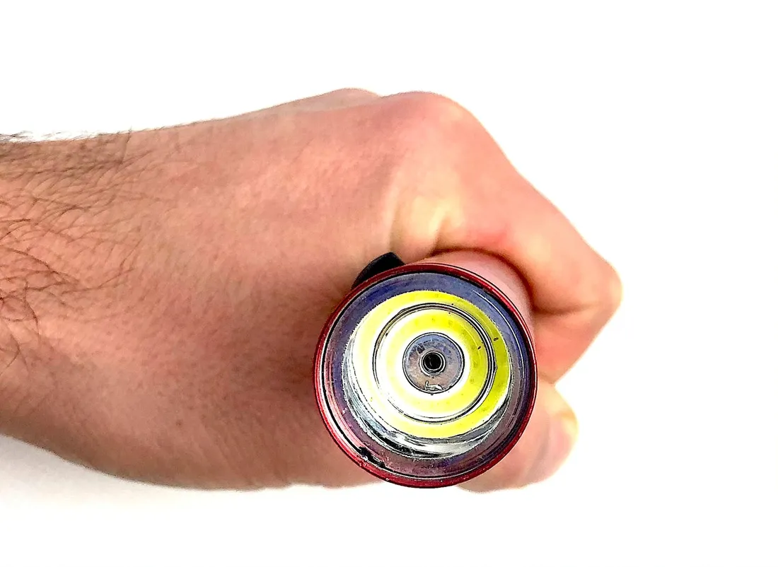 laser-latarka-naboj-led-cob-marka-bez-marki