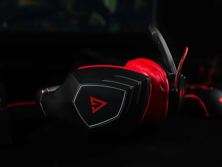 modecom-sluchawki-naglowne-z-mikrofonem-rage-red-s-mc-831-rage-red-konstrukcja-zamknieta