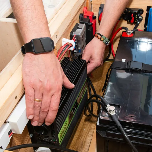 greencell-agm-vrla-12v-75ah-bezobslugowy-akumulator-do-kamper-systemow-fot-projektowana-zywotnosc-ponad-5-lat