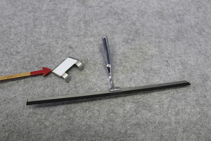 sciagaczka-do-szyb-i-luster-wenko-cechy-dodatkowe-brak