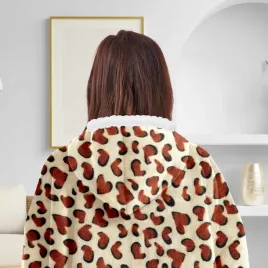 bluza-kocobluza-damska-brazowa-z-kapturem-wzor-lampart-uniwersalny