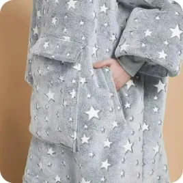 narzutka-wielokolorowa-z-kapturem-dlugi-rekaw-gwiazdy-poliester-uniwersalna