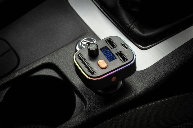 transmiter-samochodowy-fm-gogen-ctr-348-bt-c-zrodlo-sygnalu-bluetooth