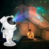 lampka-nocna-led-projektor-rzutnik-gwiazd-nieba-astronauta-dla-dzieci-pilot-marka-revento