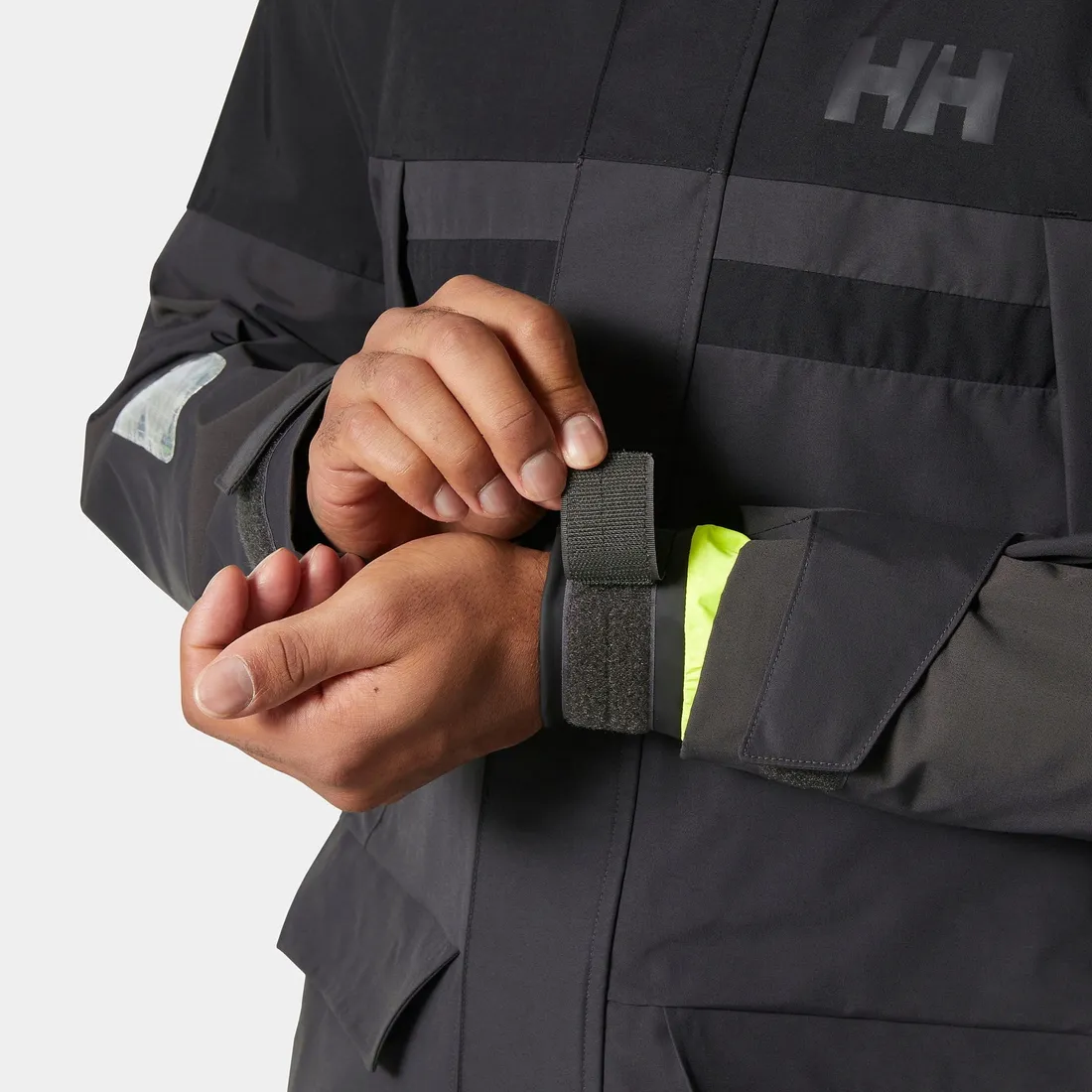 kurtka-helly-hansen-2025-pier-jacket-4-0-ebony-l
