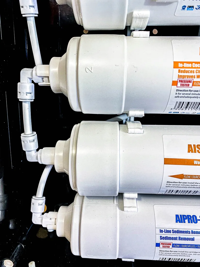 filtr-wody-ari-0017-kolor-dominujacy-czarny