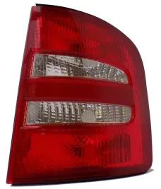 skoda-fabia-2000-2004-lampa-tylna-praw-sedan-kombi