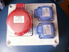 famatel-rozdzielnica-budowlana-skrzynka-silowa-16a-400v-230v-ip54-3073-0032