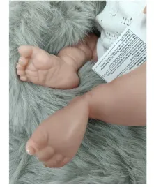 realistycznie-wygladajaca-lalka-reborn-z-akcesoriami-dziewczynka-46-cm