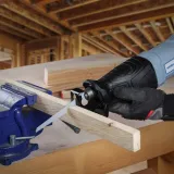pila-szablasta-710w-mocna-uniwersalna-lisi-ogon-brzeszczoty-do-drewna-metal-marka-workpro