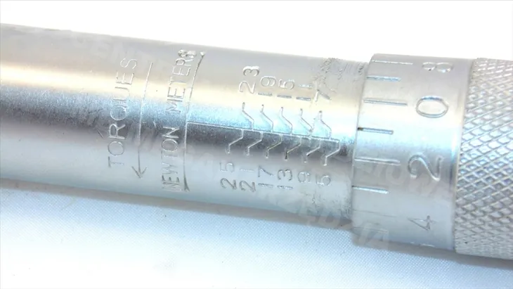 klucz-dynamometryczny-1-4-5-25nm-rodzaj-klucza-dynamometryczny-marka-bez-marki