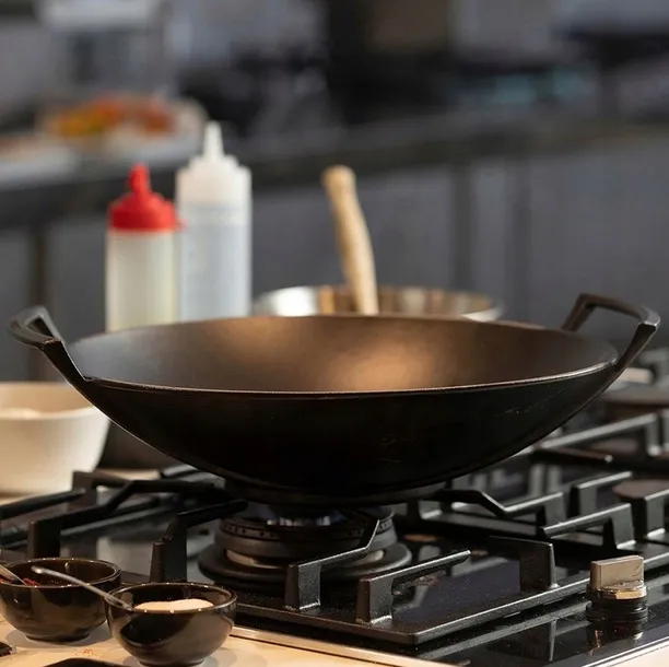 wok-zeliwny-hq-duzy-chinski-patelnia-azjatycka-2-uchwyty-30-cm-kolor-czarny-linia-aura