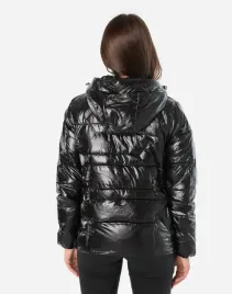 kurtka-damska-pikowana-czarna-metaliczna-z-kapturem-l