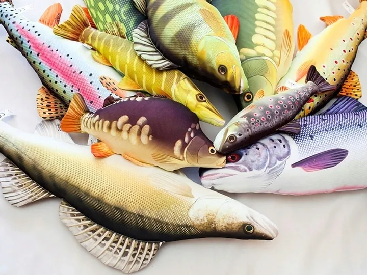 poduszka-maskotka-pluszak-gaby-ryba-marlin-z-zolta-prega-115cm-waga-z-opakowaniem-6-kg