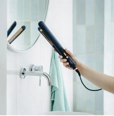 prostownica-adler-ad2328-powloka-tytanowa