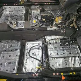 wygluszenie-bagaznika-samochodu-podlogi-eliminacja-szumow-i-wibracji-blachy