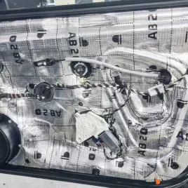 zestaw-mat-wygluszajacych-bitmat-2-mm-butylowa-z-walkiem